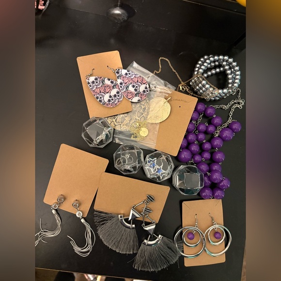 Jewelry - Jewelry Lot